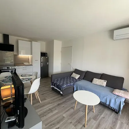 Cesaree - T2 Renove Avec Vue Piscine, Terrasse, Clim, 4p * Fréjus