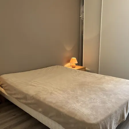 Apartment Cesaree - T2 Renove Avec Vue Piscine, Terrasse, Clim, 4p Fréjus