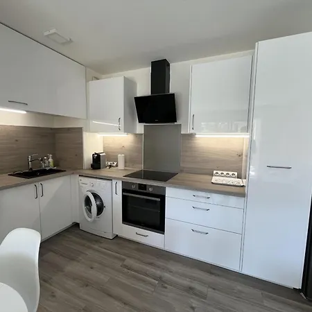 Cesaree - T2 Renove Avec Vue Piscine, Terrasse, Clim, 4p アパート *