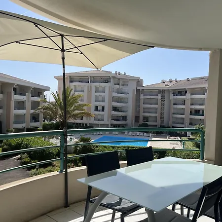 Apartment Cesaree - T2 Renove Avec Vue Piscine, Terrasse, Clim, 4p Frejus