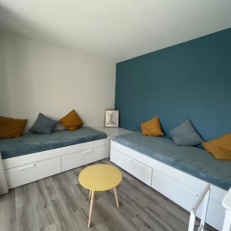 Cesaree - T2 Renove Avec Vue Piscine, Terrasse, Clim, 4p Frejus