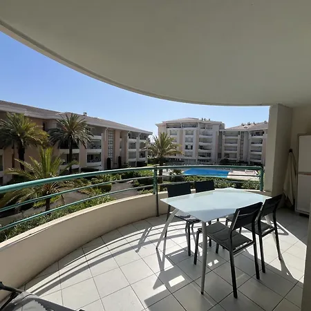Cesaree - T2 Renove Avec Vue Piscine, Terrasse, Clim, 4p